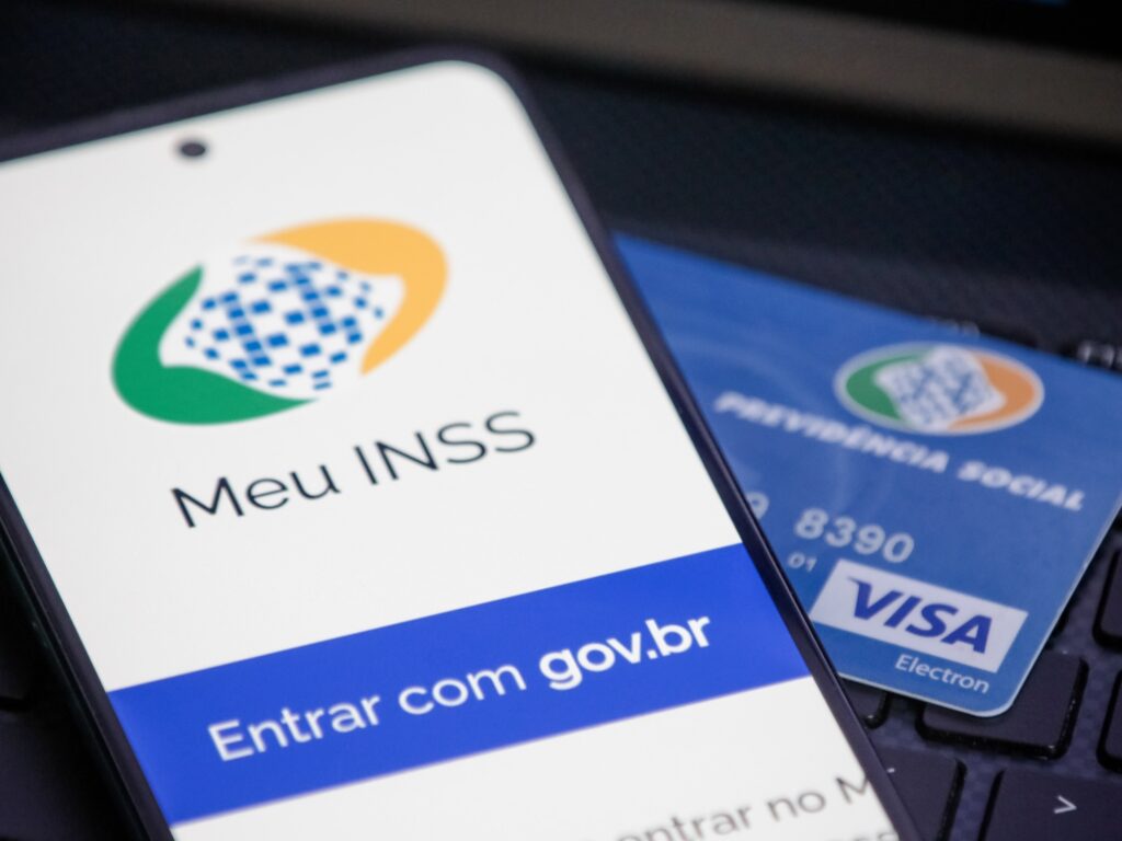 Já contribuiu 15 anos ao INSS? Descubra o que fazer até atingir a idade da aposentadoria