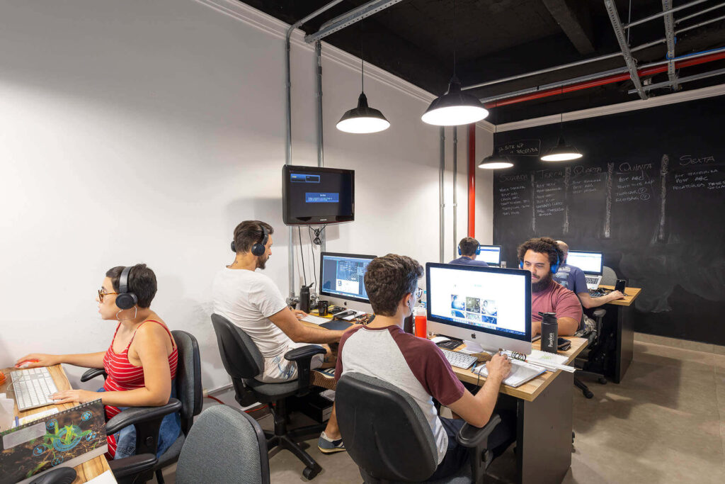 Conheça a equipe por trás do portal A Revista Conheça a equipe por trás do portal A Revista