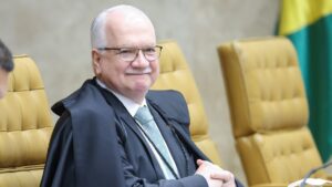 Edson Fachin assume presidência do STF com promessa de discrição