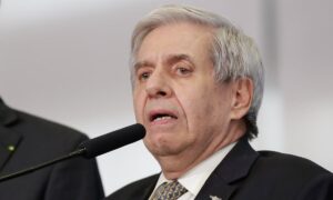 Agenda secreta ou caderno inocente? Defesa de Augusto Heleno rebate acusação em caso de golpe