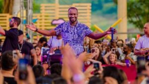 Thiaguinho anuncia Tardezinha 2025 em Salvador: festa histórica na Arena Fonte Nova