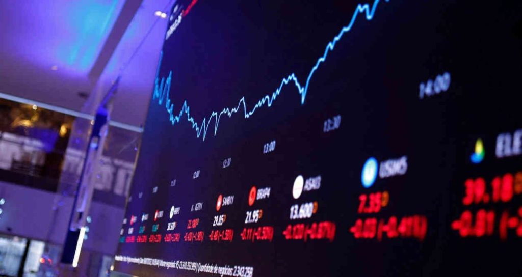 4 ações baratas com alto potencial de valorização e bons dividendos em 2025 4 ações baratas com alto potencial de valorização e bons dividendos em 2025