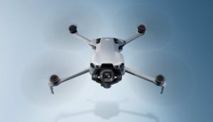 DJI Mini 5 Pro chega com sensor de 1” e 42 GB internos — mas será que vale o upgrade?