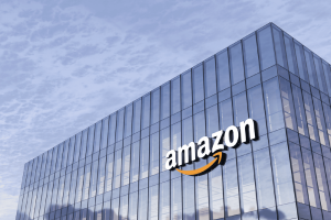 Amazon corta 14 000 empregos e investe bilhões em inteligência artificial Amazon
