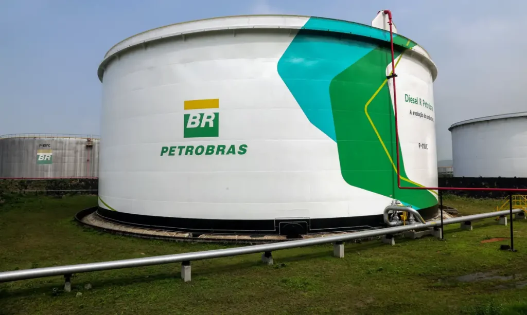 Petrobras desafia o mercado: ações baratas, dividendos em risco e pressão política no radar