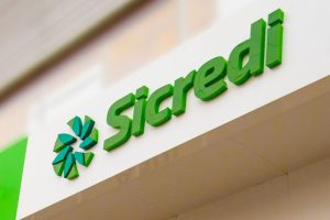 Mercado Pago x Sicredi: quem oferece mais crédito, investimentos e renda extra em 2025 Mercado Pago x Sicredi