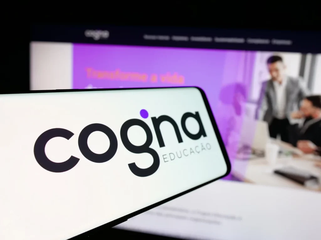 Cogna (COGN3) dispara com lucro de R$ 251 milhões e dívida no menor nível em 7 anos COGN3