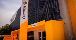 Correios têm empréstimo de R$ 20 bilhões suspenso após juros de 136% do CDI; entenda o impacto