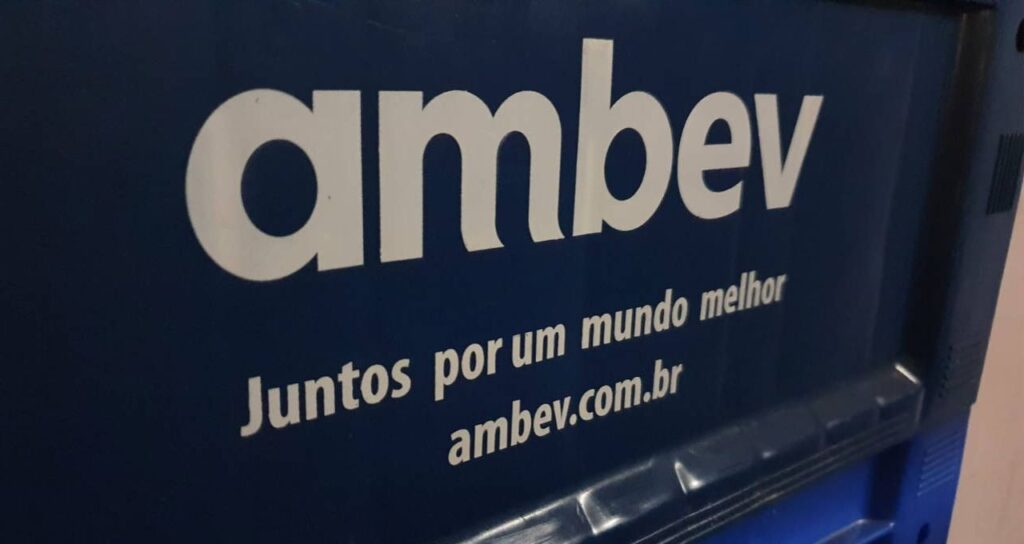 ABEV3 está barata? Veja se ainda vale a pena entrar nas ações da Ambev hoje ABEV3