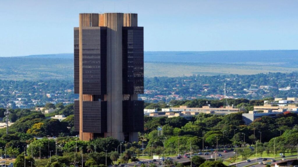 Selic congelada expõe dilema do Banco Central e adia alívio nos juros