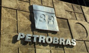 Petrobras a R$ 32: eleição, petróleo barato e valuation indicam se ainda faz sentido comprar ações da estatal Petrobras a R$ 32: eleição, petróleo barato e valuation indicam se ainda faz sentido comprar ações da estatal