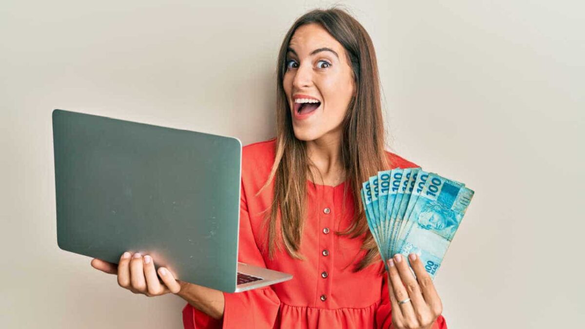 Renda extra em 2026: 4 formas reais de ganhar dinheiro sem sair de casa