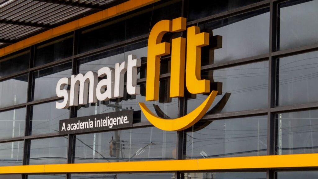 Smart Fit (SMFT3) despenca na bolsa e vira aposta tática com potencial de forte recuperação em 2026 Smart Fit (SMFT3) despenca na bolsa e vira aposta tática com potencial de forte recuperação em 2026