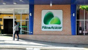 Pão de Açúcar admite risco financeiro e ações desabam na Bolsa