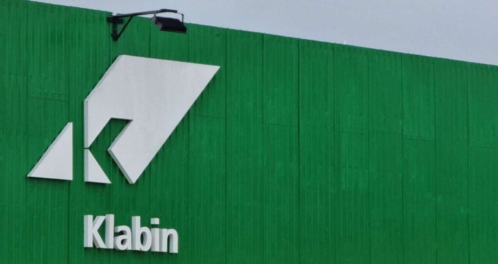 Quanto rendem R$ 4.454 investidos na Klabin hoje? Simulação revela retorno de até 16,6% Quanto rendem R$ 4.454 investidos na Klabin hoje? Simulação revela retorno de até 16,6%