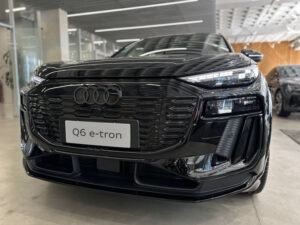 Audi Q6 e-tron inaugura nova era elétrica com arquitetura E³ 1.2, 800V e cockpit digital de última geração