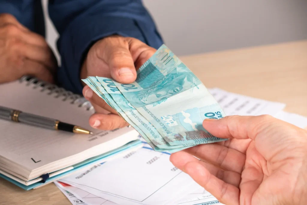 MCRE11 paga dividendos e revela estratégia multiestratégia com rendimento acima de 13% ao ano