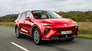 MG S6 chega maior, mais tecnológico e com até 530 km de autonomia: novo SUV elétrico aposta em espaço e conforto para rivalizar com Tesla Model Y