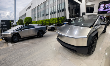 Tesla Cybertruck 2026: picape elétrica barata reacende debate sobre o carro mais polêmico da Tesla