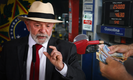 Gasolina mais barata? Governo Lula articula redução de impostos e cria expectativa no país