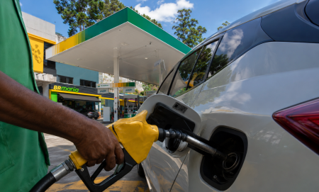 Petrobras prepara alta da gasolina e acende alerta para motoristas