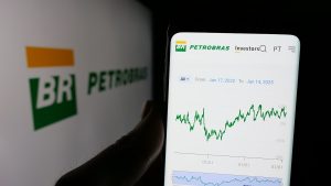 PETR4 dispara com produção recorde e exportações em alta: Petrobras entra em 2026 com força total