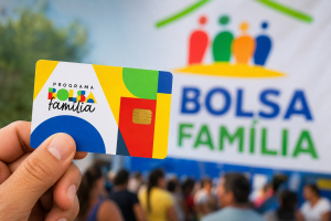 Bolsa Família paga média de R$ 678 em maio e governo confirma novos aprovados no programa