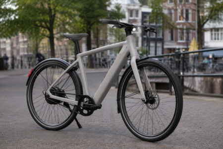 Gazelle lança bicicleta elétrica quase invisível com motor Bosch e preço que chama atenção