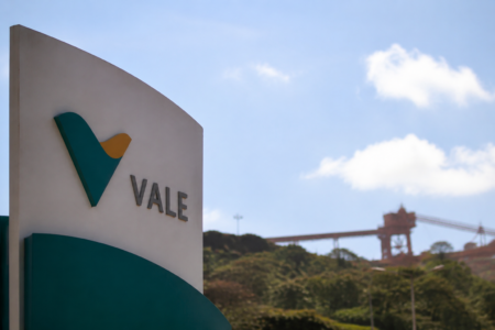 Vale (VALE3) reforça desempenho em 2026 com produção recorde e dividendos superiores a 6%, atraindo foco de investidores