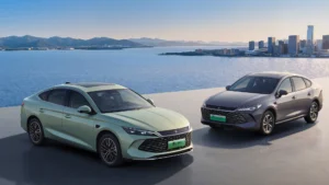 Novo sedã da BYD faz até 36 km/l e mira o Corolla