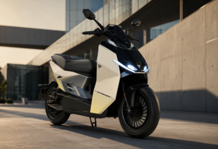 Ultraviolette Tesseract chega a 70 mil reservas com 261 km de autonomia e velocidade de 125 km/h