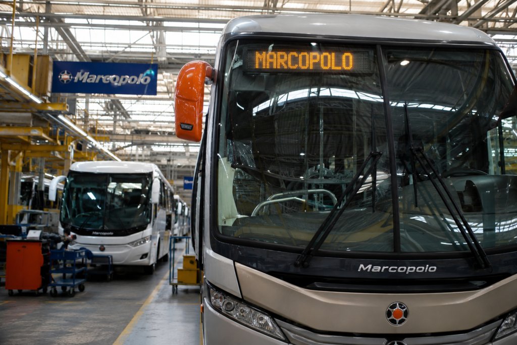 POMO4 pode reagir? Marcopolo enfrenta queda no mercado de ônibus