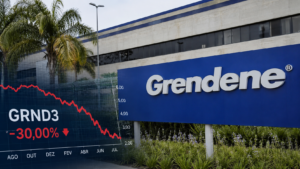 GRND3 cai após dividendos bilionários: ação da Grendene está barata ou esconde riscos?