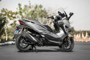 Honda Forza 350 une conforto de turismo e agilidade urbana