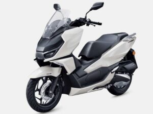 Honda NS150GX tem motor refrigerado a líquido, ABS e faz mais de 43 km/l
