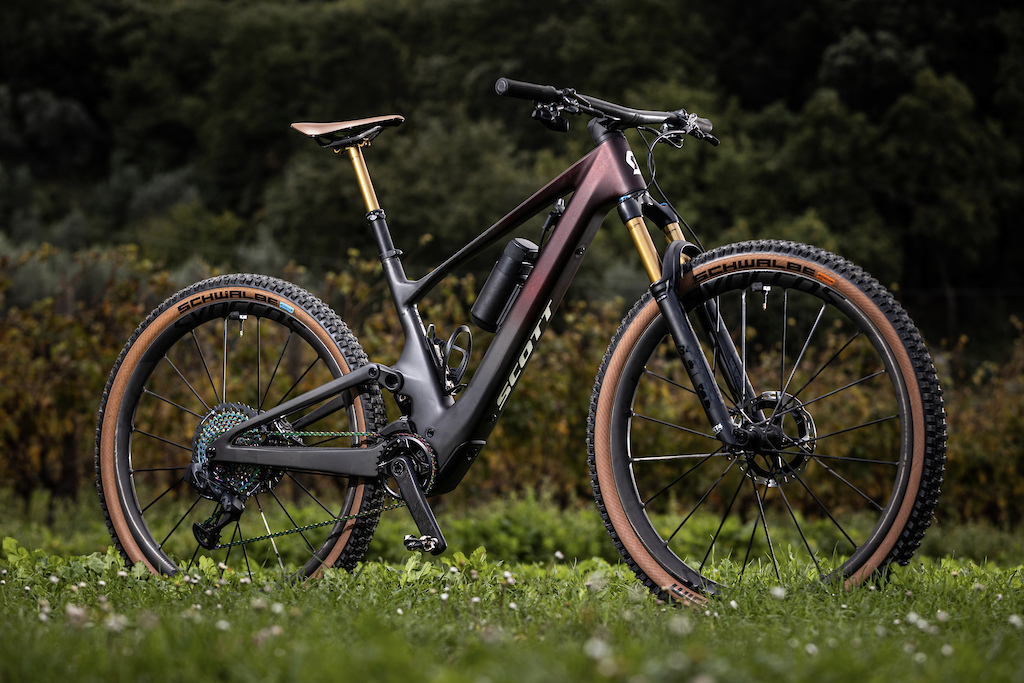 Scott Spark elétrica de 6.000 W ganha força de motocross e torque assustador