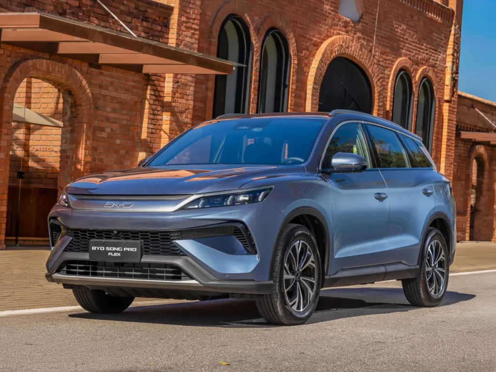 BYD Song Pro 2027 estreia híbrido flex e parte de R$ 166.990