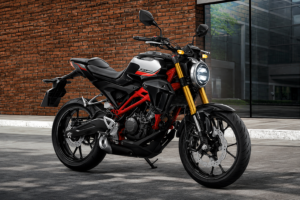 Honda CB150R tem 6 marchas e suspensão invertida para encarar CG 160 e FZ15