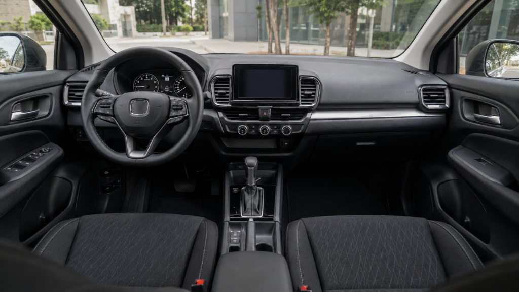 Honda City Hatchback EX 2026 chega a 20 km/l em teste, mas consumo oficial é menor