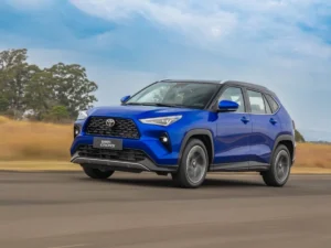 Toyota Yaris Cross XRX passa por teste e expõe os limites do SUV de R$ 180 mil