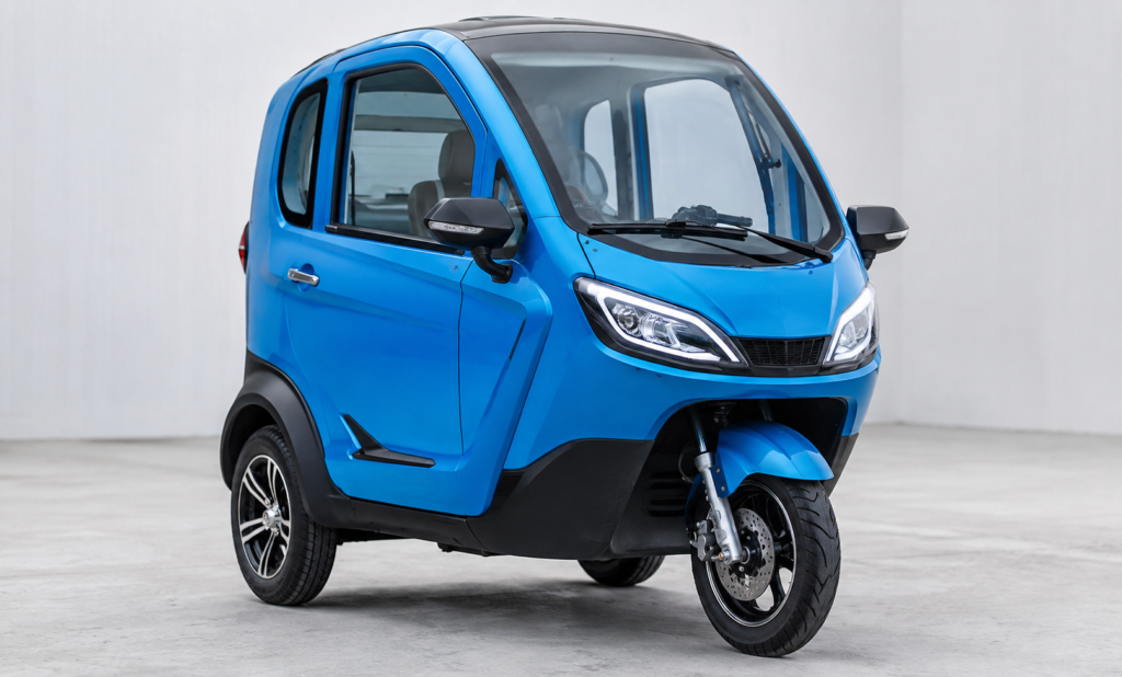 Triciclo elétrico chinês custa cerca de R$ 10 mil e roda até 100 km