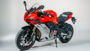 Shineray SBM 600 RCV2 chega com motor quatro cilindros, 100 cv e pacote tecnológico